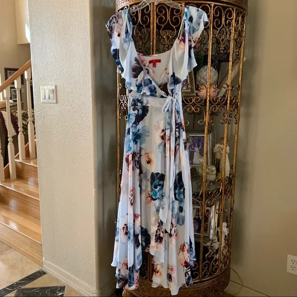 chinese dress ladies JENNIFER LOPEZ Floral Print Maxi Dress Size 2 NWT – Style Exchange Boutique  PGH main image 1